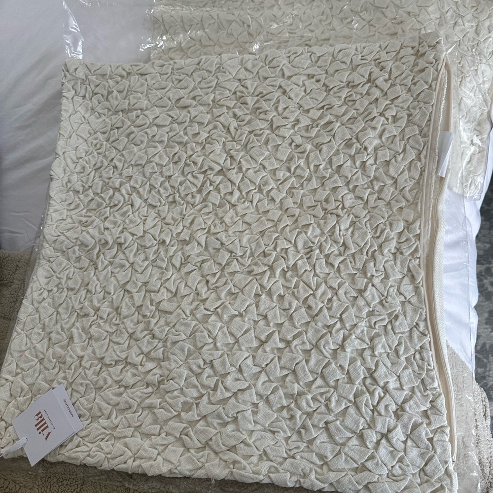 West Elm Textured Cream Pillow Cover New Villa 22x22 set of 2